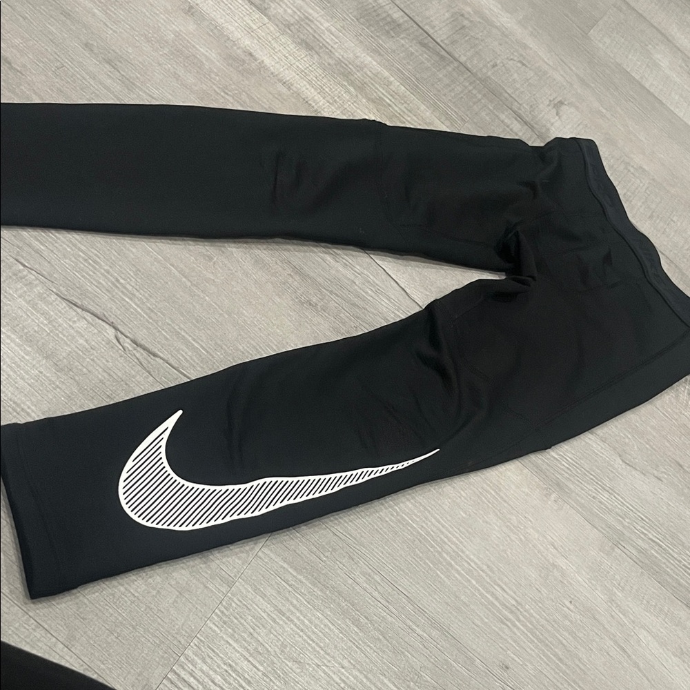 ✨Nike Pants✨ - Picture 2 of 4